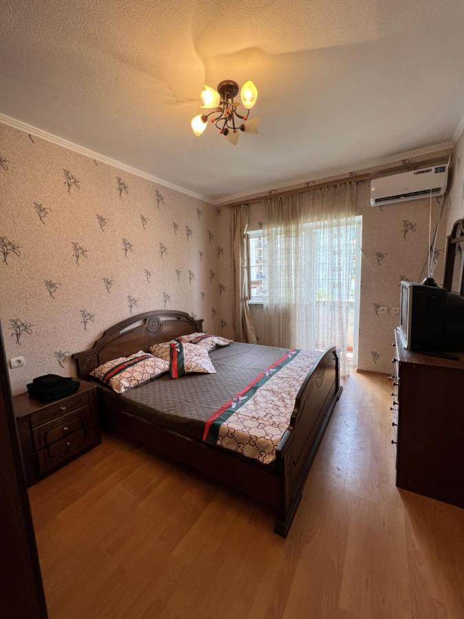 V Gostiakh U Maii Hotel Gagra Ruang foto